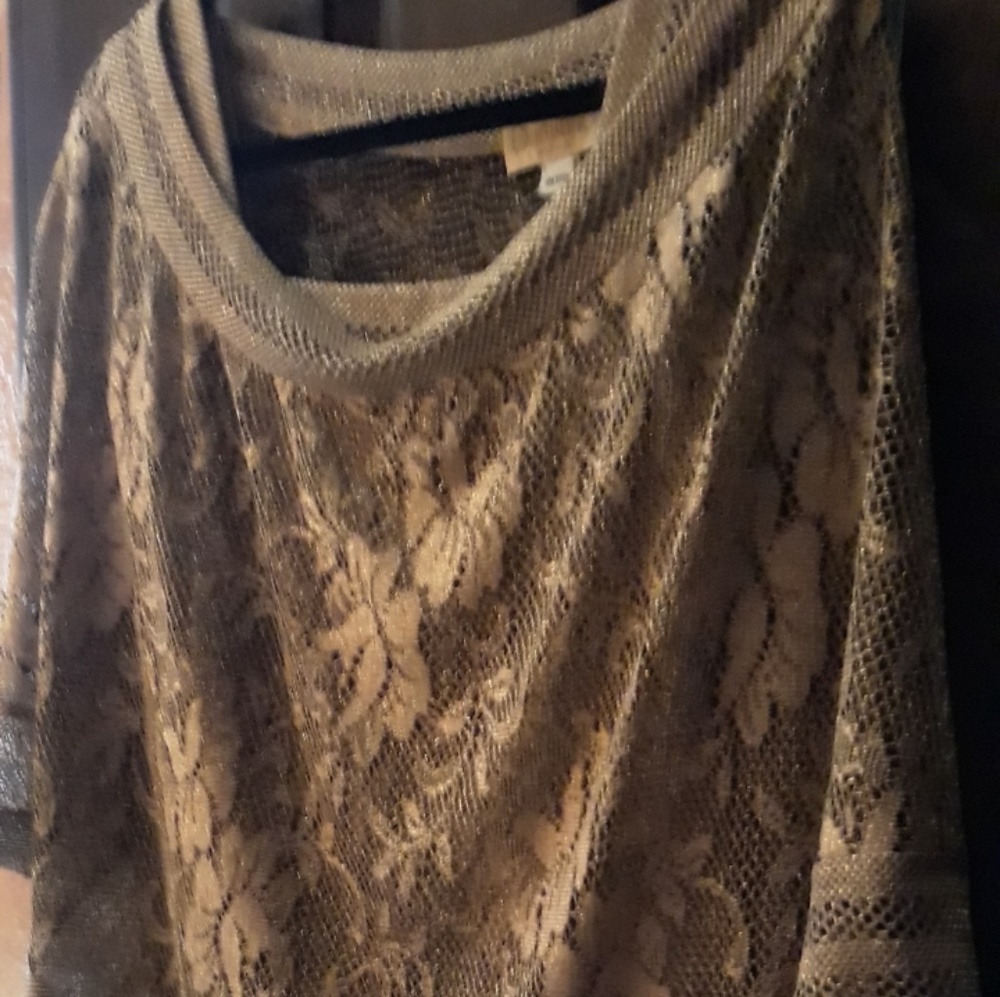 2 pc Damionou gold Luxury$400